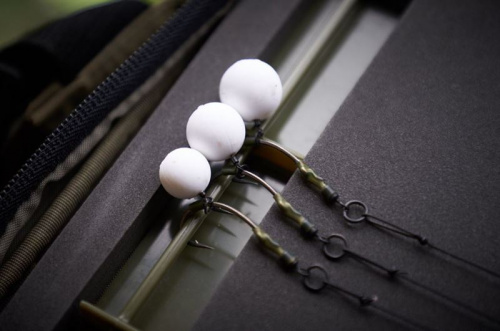 Плавающие искусственные приманки ESP, имитирующие бойлы, идеально подходят для ловли Карпа, Линя и крупного Леща. Различные размеры могут использоваться отдельно или в сочетании с натуральными насадками для балансировки. фото 3 Плавающие приманки ESP Boilies WHITE/PINK фото 3