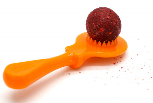 Щетка PB Products Boilie Rasp - удобный инструмент, который может сделать вашу приманку еще более привлекательной! фото 3 Щетка для бойлов PB Products Boilie Rasp фото 3